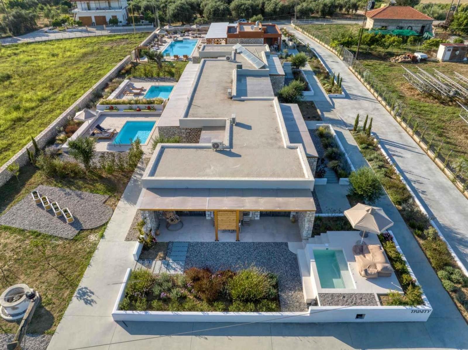 Trinity Design Suites Valanidorachi Esterno foto