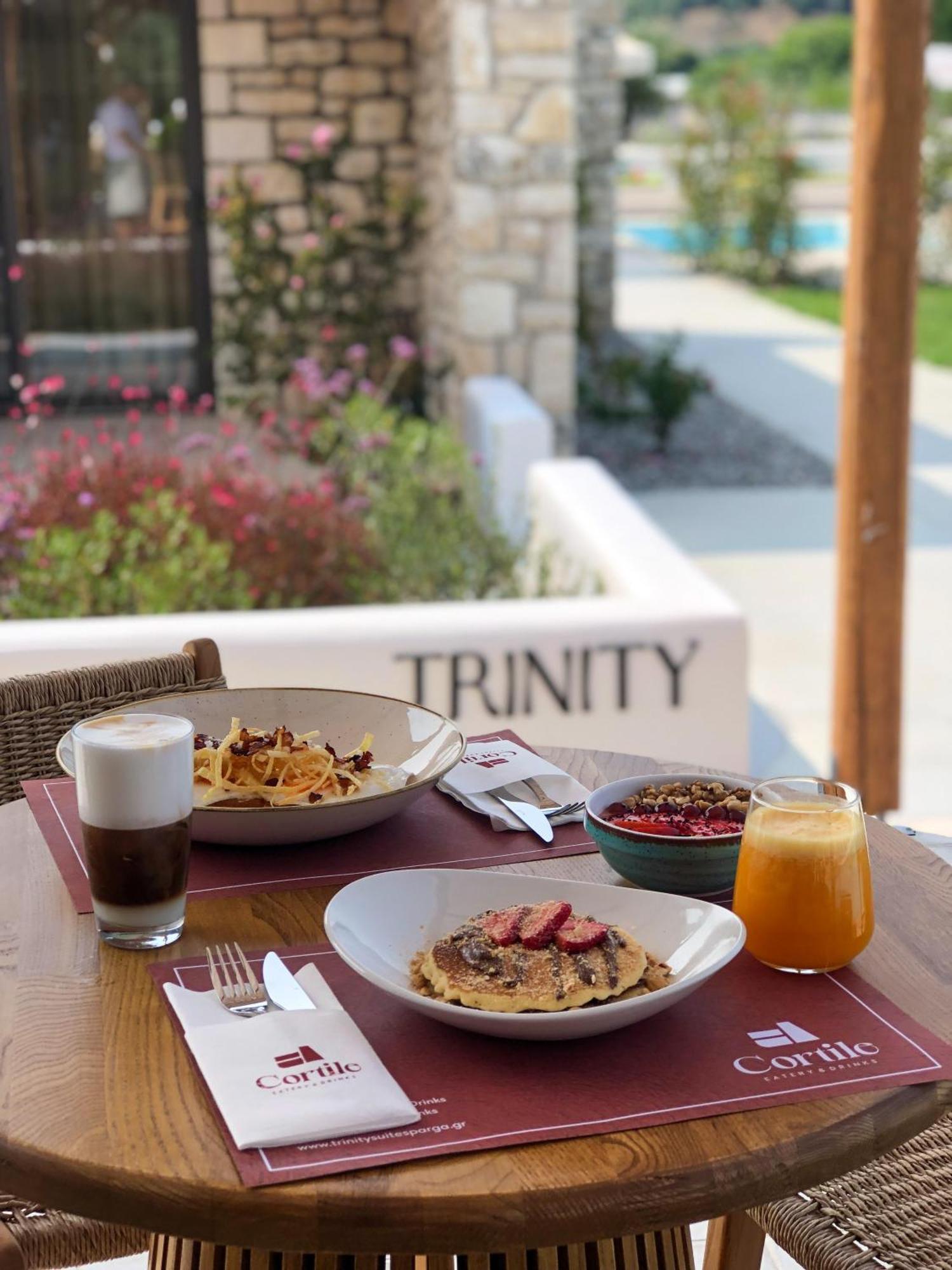 Trinity Design Suites Valanidorachi Esterno foto