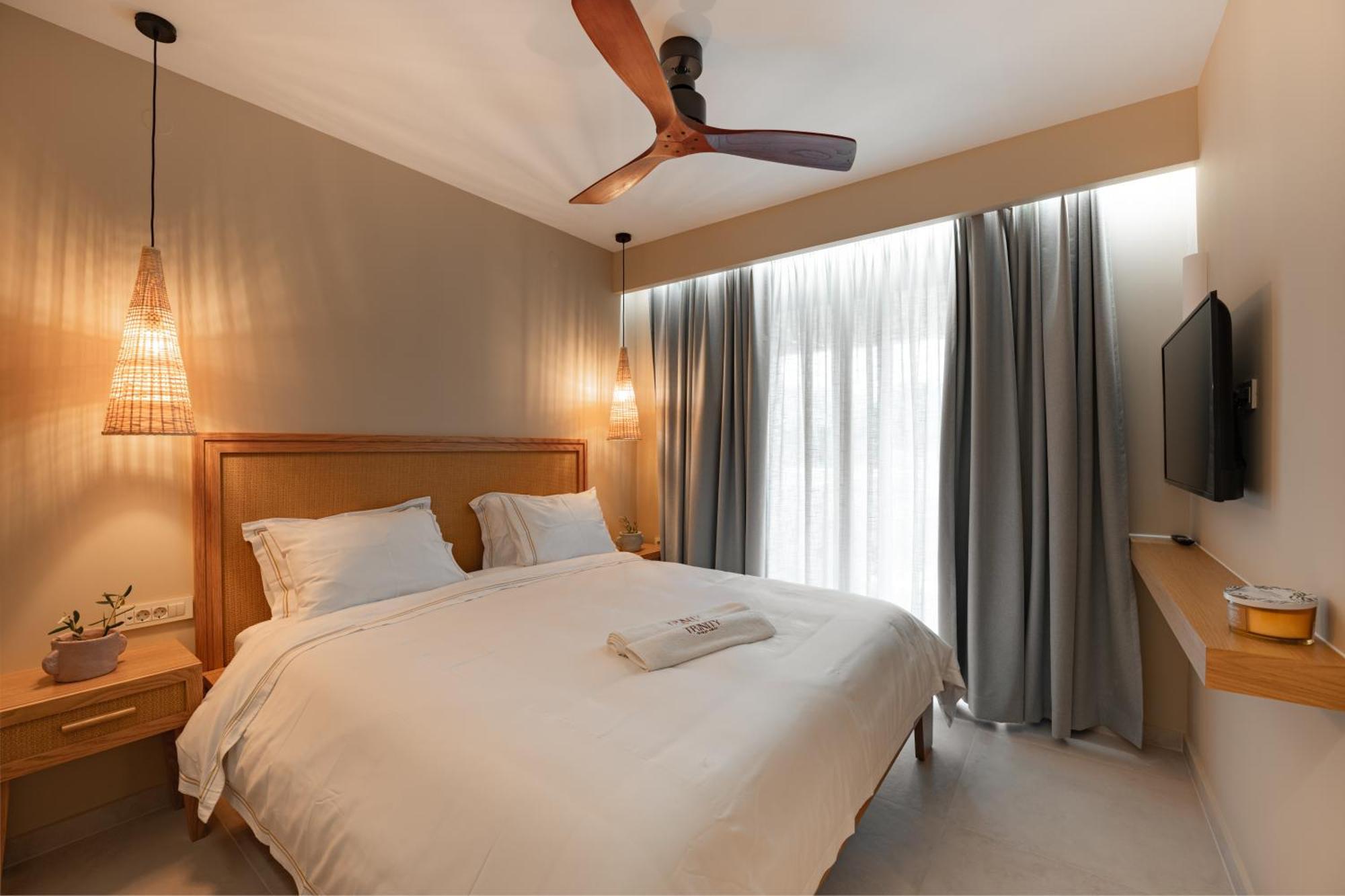 Trinity Design Suites Valanidorachi Esterno foto