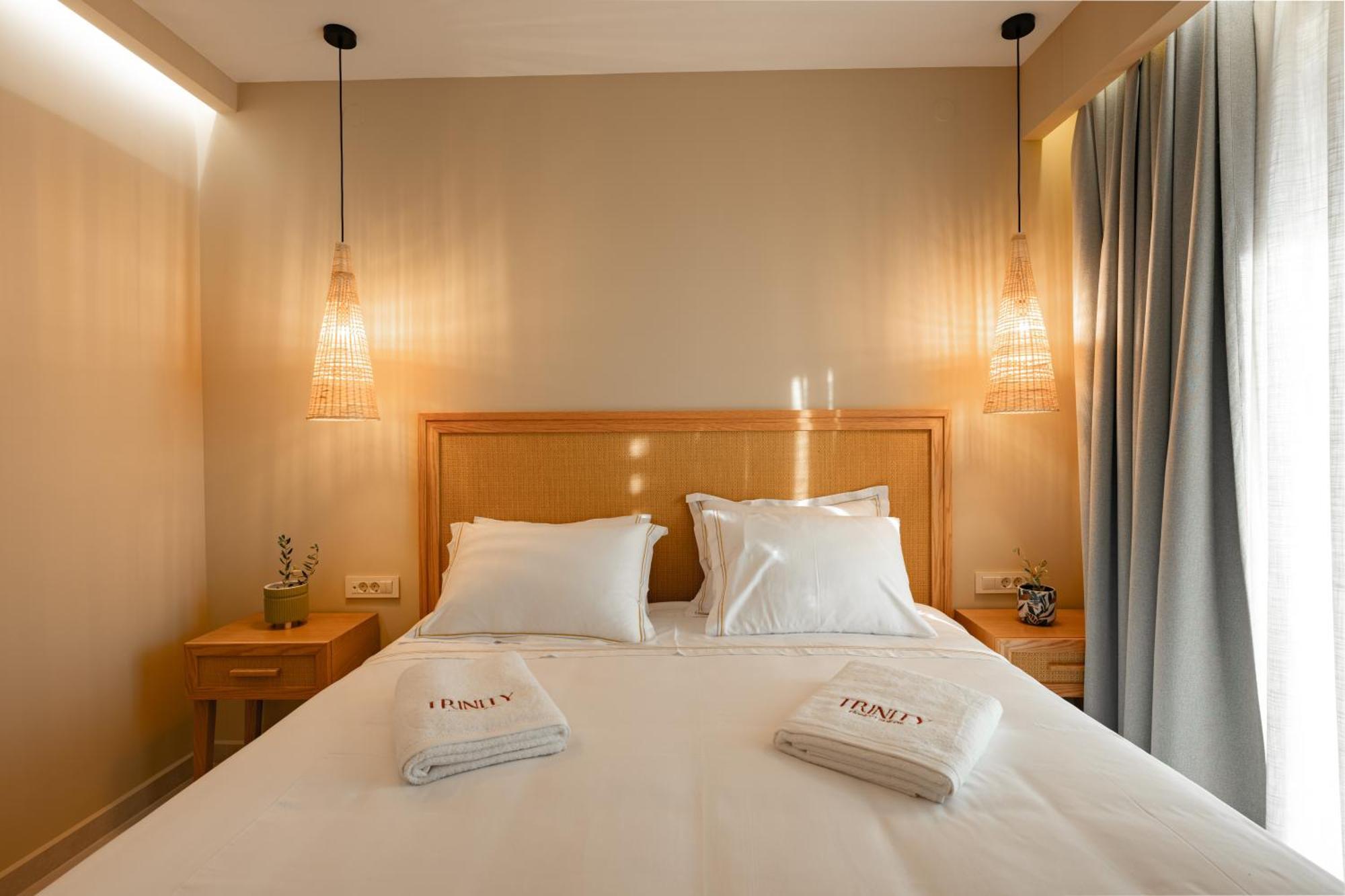 Trinity Design Suites Valanidorachi Esterno foto