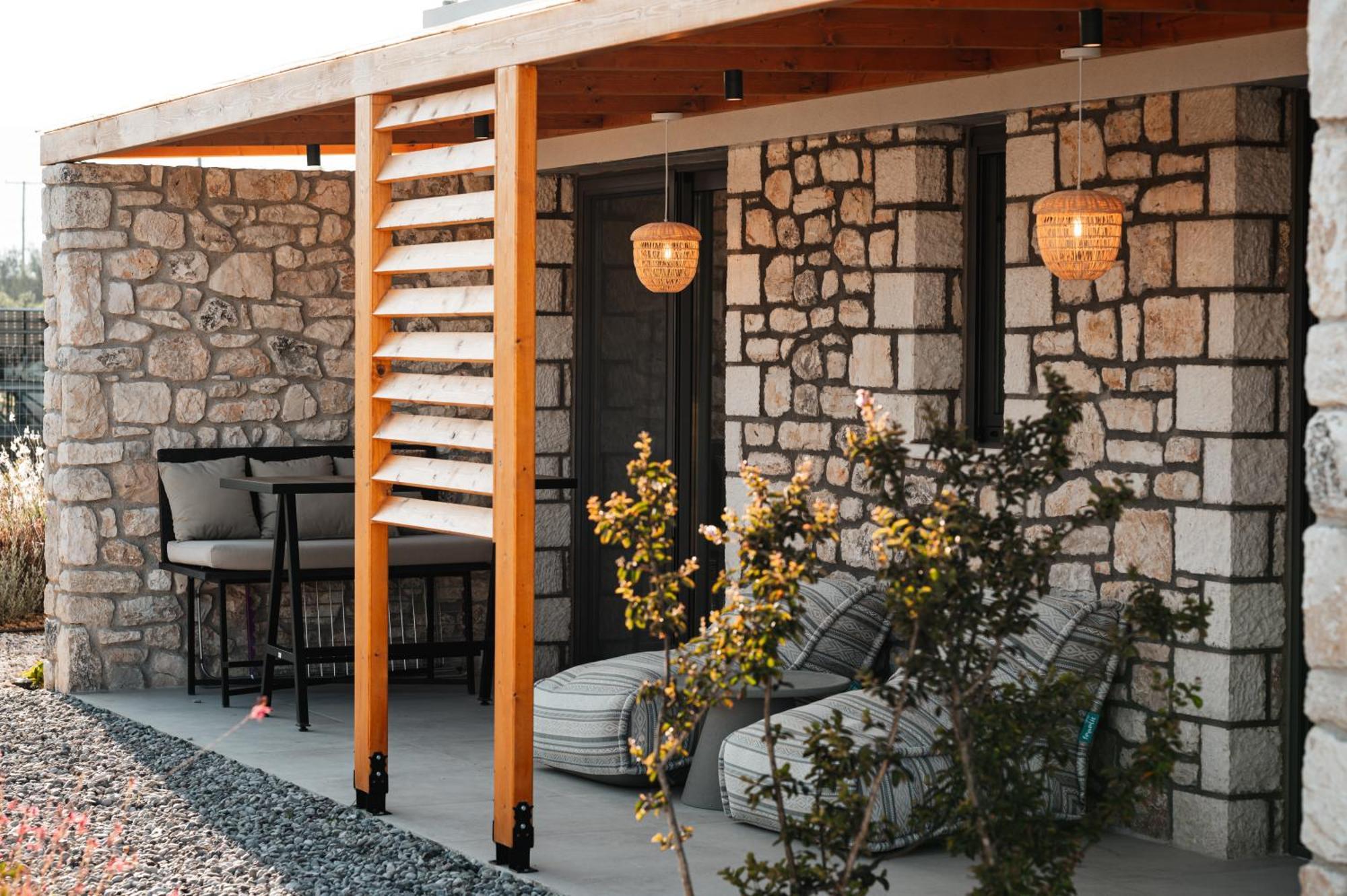 Trinity Design Suites Valanidorachi Esterno foto