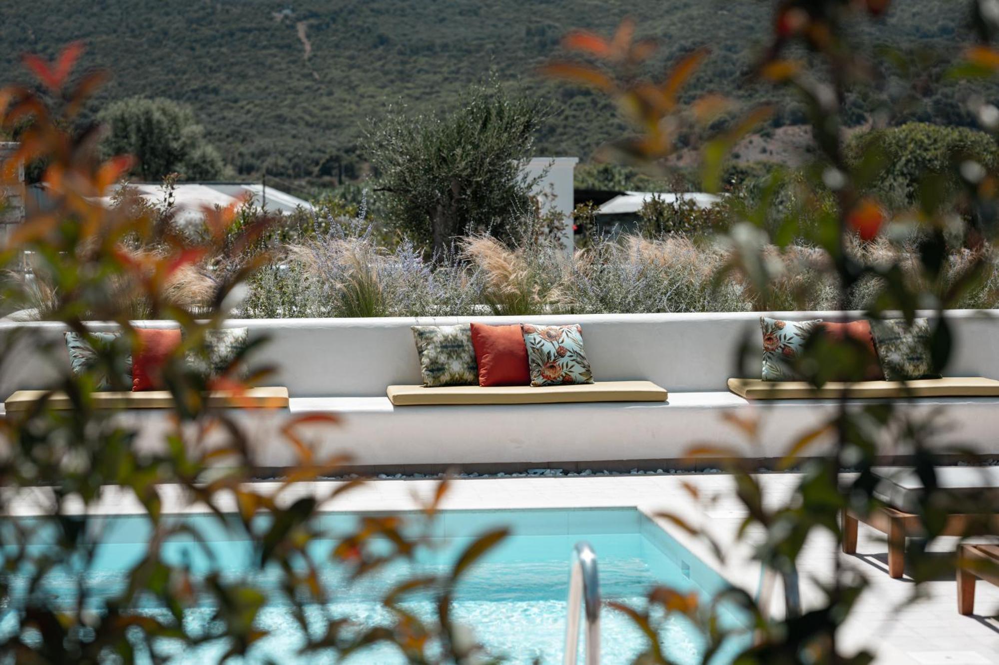 Trinity Design Suites Valanidorachi Esterno foto